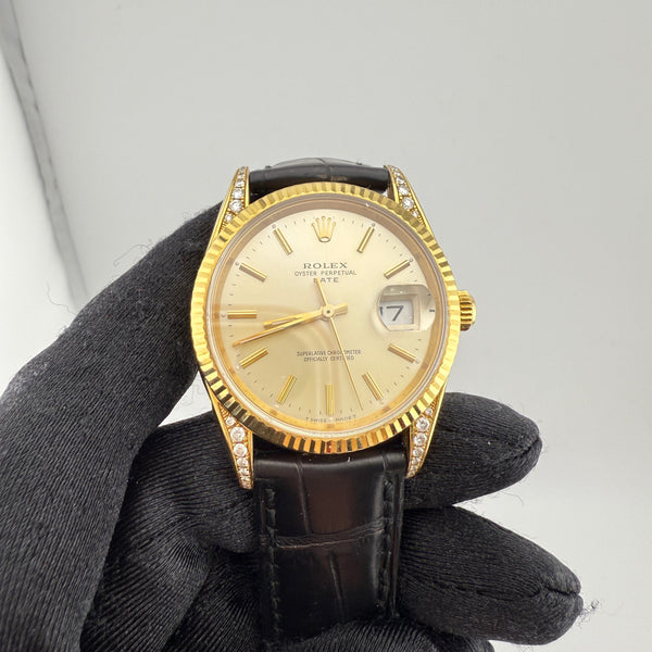Rolex Oyster Perpetual Date 34mm yellow gold Champagne Dail